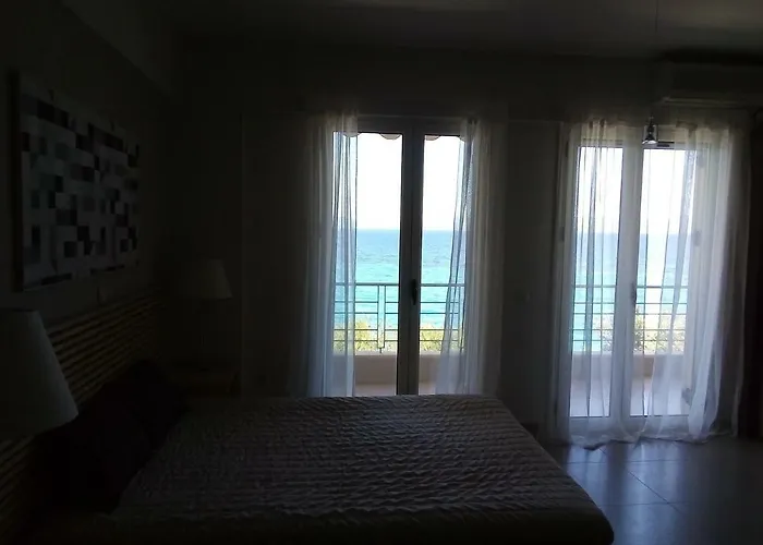Avia Holiday Homes